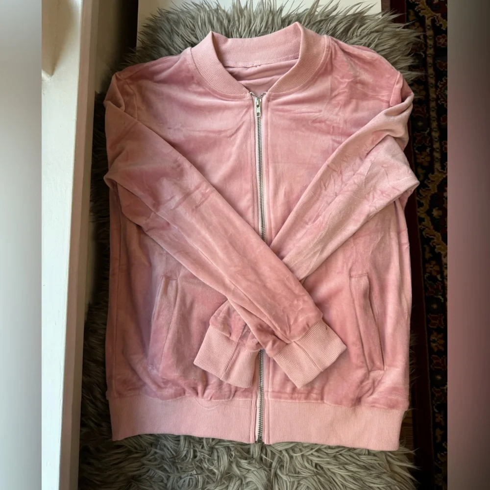 Mrs George Mean Girls Mom Halloween Costume - Picture 10 of 12